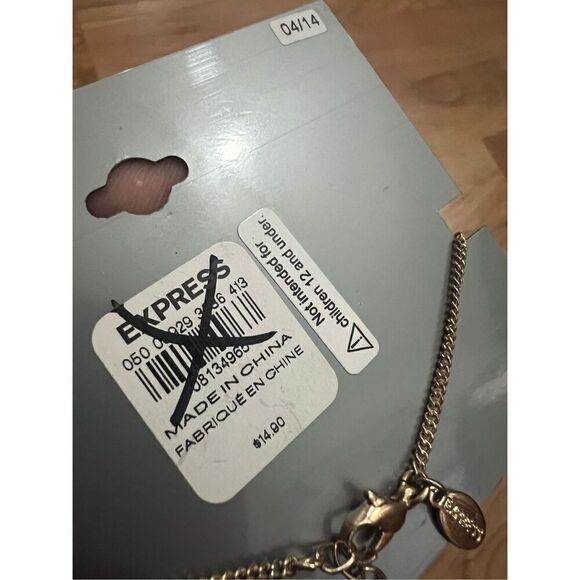 Express Woman’s Wishbone Bracelet - Picture 6 of 6